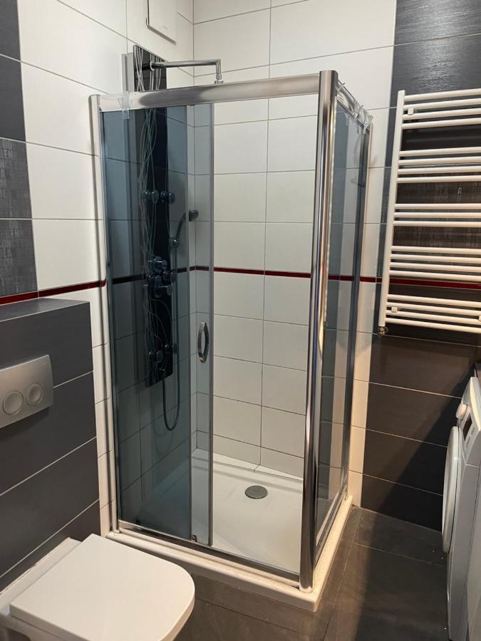 Gdynia Apartament 42 M Z Miejscem W Garazu Z Winda Blisko Centrum I Morza Extérieur photo