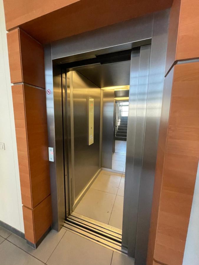 Gdynia Apartament 42 M Z Miejscem W Garazu Z Winda Blisko Centrum I Morza Extérieur photo